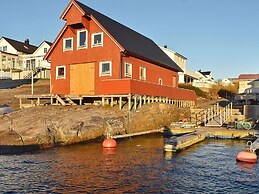 5 Person Holiday Home in Bud-by Traum