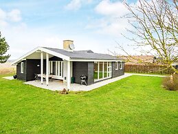 8 Person Holiday Home in Ebeltoft-by Traum
