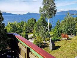 Holiday Home in Hundeidvik