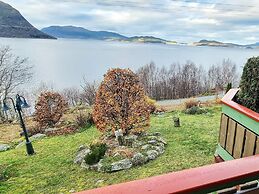 Holiday Home in Hundeidvik