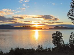 Holiday Home in Hundeidvik