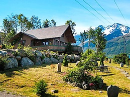 Holiday Home in Hundeidvik