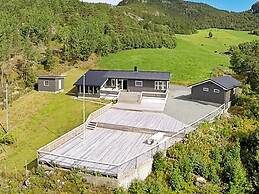 8 Person Holiday Home in Sundlandet