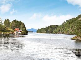 5 Person Holiday Home in Lonevag