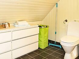 5 Person Holiday Home in Lonevag