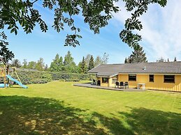 Luxurious Holiday Home Near Hals With Whirlpool