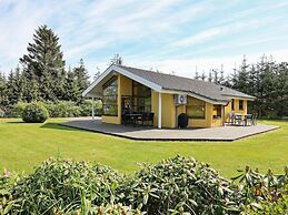 Luxurious Holiday Home Near Hals With Whirlpool