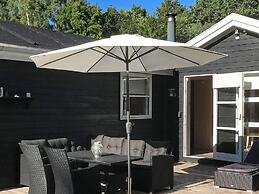 Attractive Holiday Home with Whirlpool near Hadsund