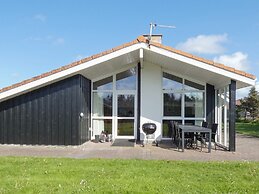 10 Person Holiday Home in Lokken-by Traum
