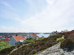 2 Person Holiday Home in Gullholmen