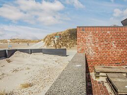 5 Person Holiday Home in Henne-by Traum