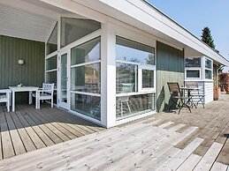 6 Person Holiday Home in Dronningmølle