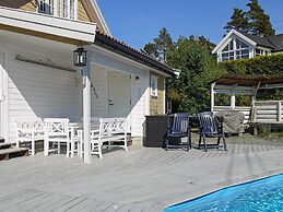 10 Person Holiday Home in Kongshavn