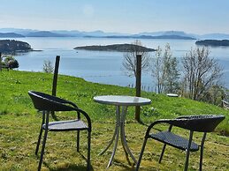 6 Person Holiday Home in Onarheim