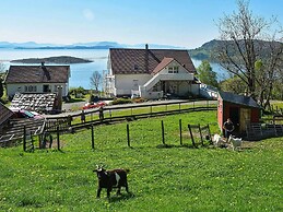 6 Person Holiday Home in Onarheim