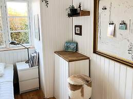 Sunny Holiday Home in Ebeltoft near Sea
