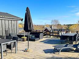 Sunny Holiday Home in Ebeltoft near Sea