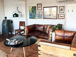 Sunny Holiday Home in Ebeltoft near Sea