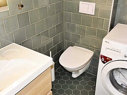 8 Person Holiday Home in Lesund