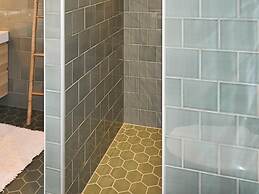 8 Person Holiday Home in Lesund