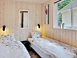 Pet Friendly Holiday Home in Dronningmølle near Sea