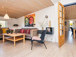 10 Person Holiday Home in Glesborg-by Traum