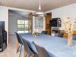 10 Person Holiday Home in Glesborg-by Traum