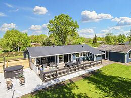 10 Person Holiday Home in Glesborg-by Traum
