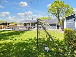 10 Person Holiday Home in Glesborg-by Traum