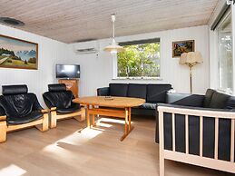 6 Person Holiday Home in Ulfborg