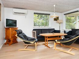 6 Person Holiday Home in Ulfborg