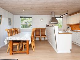 6 Person Holiday Home in Ulfborg