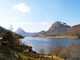 10 Person Holiday Home in Bygstad