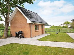 8 Person Holiday Home in Harpelunde-by Traum