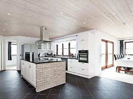 8 Person Holiday Home in Harpelunde-by Traum