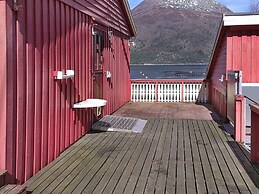 6 Person Holiday Home in Halsanaustan