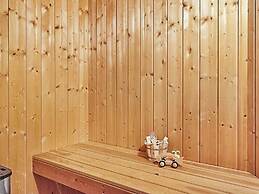 6 Person Holiday Home in Store Fuglede-by Traum