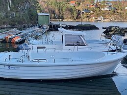 6 Person Holiday Home in Foldroyhamn