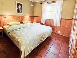 6 Person Holiday Home in Leikanger