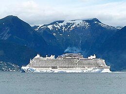 6 Person Holiday Home in Leikanger