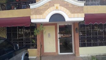 Total New!! Exclusive!! Apt At Paradise V .