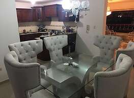 Total New!! Exclusive!! Apt At Paradise V .