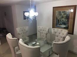 Total New!! Exclusive!! Apt At Paradise V .