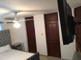 Total New!! Exclusive!! Apt At Paradise V .