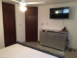 Total New!! Exclusive!! Apt At Paradise V .