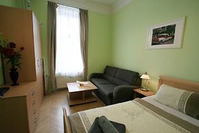 Apartment No. 4B I. P. Pavlova 32