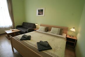 Apartment No. 4B I. P. Pavlova 32