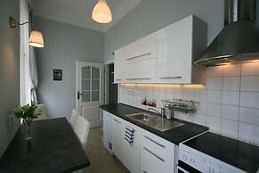 Apartment No. 4B I. P. Pavlova 32