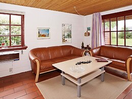 Charming Fjord Cottage-by Traum