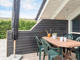 Whirlpool Cottage Oasis-by Traum